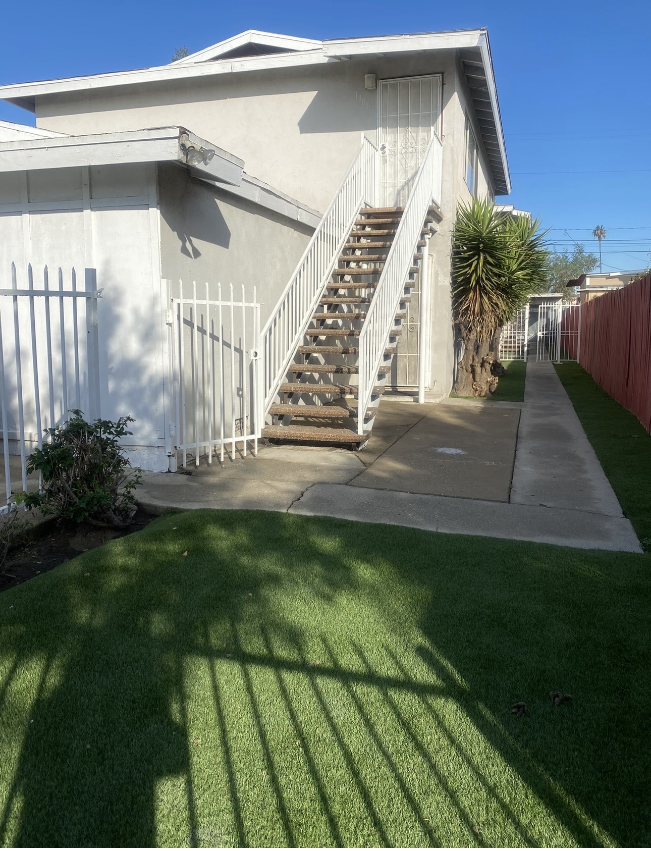 1305 1/2 W. 87TH STREET